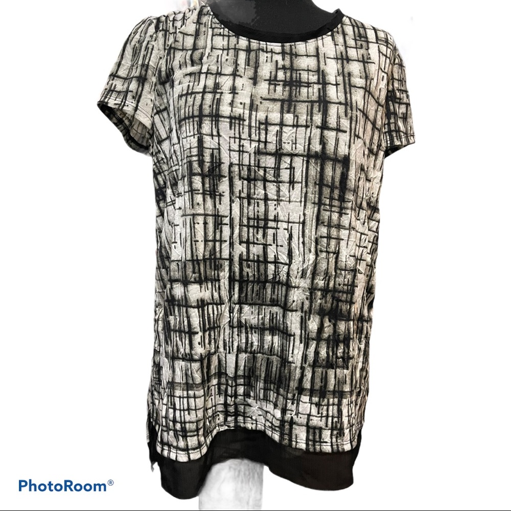 Simply Vera T-shirt. Size S.